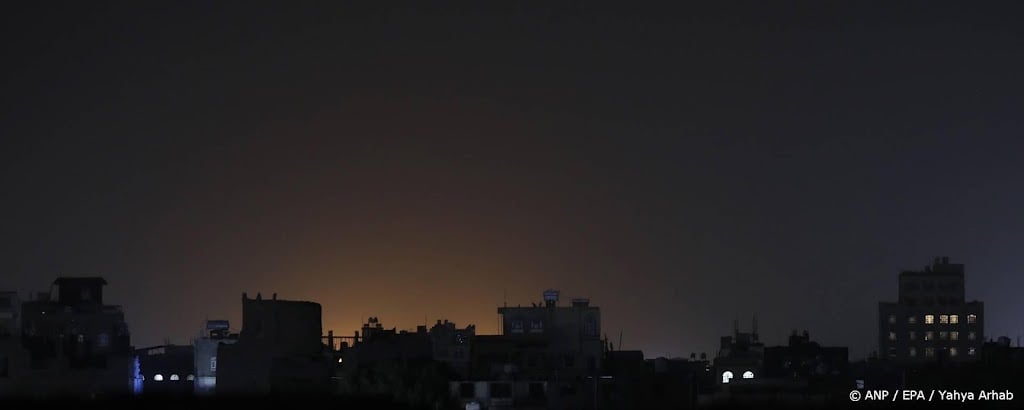 Houthi's vallen hoofdkwartier regering Jemen aan