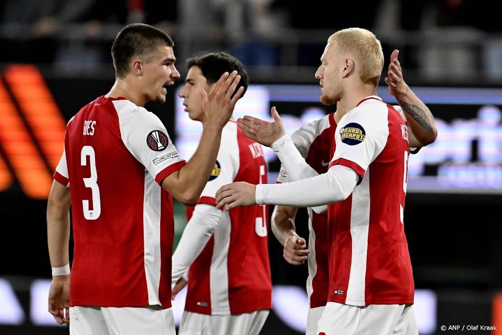AZ-spits Meerdink: mooier kun je niet aan een wedstrijd beginnen