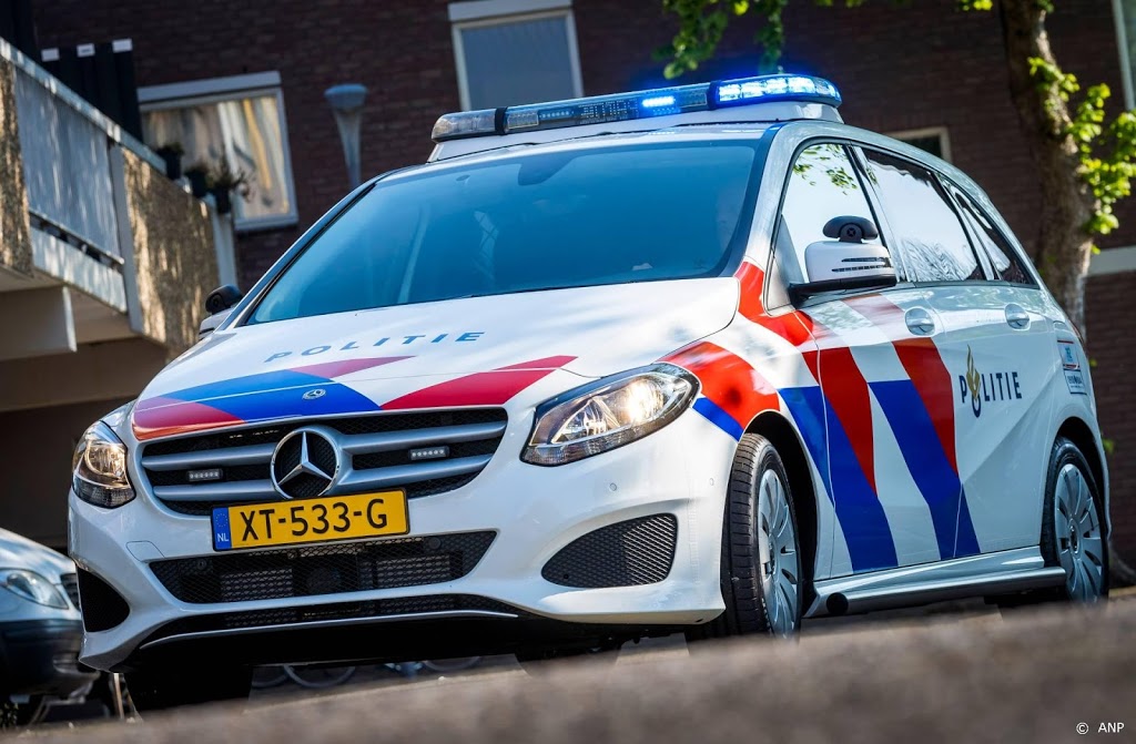 Politie maakt eind aan tentfeest in Nieuw-Vennep