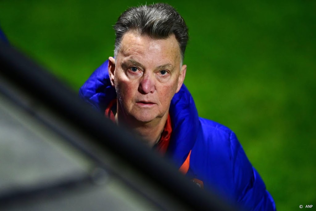 Nederlands elftal vertrekt naar Qatar voor WK