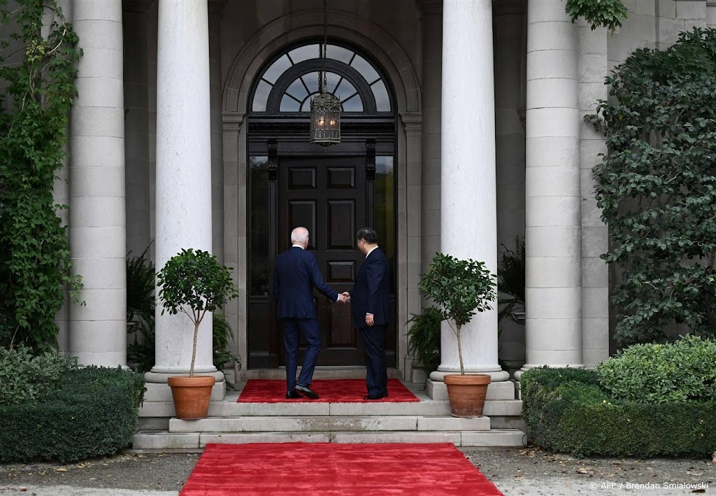 Biden en Xi schudden elkaar de hand in San Francisco 