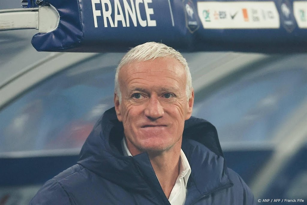 Deschamps spaarde 'niet gelukkigste' Mbappé in 'zware tijd'