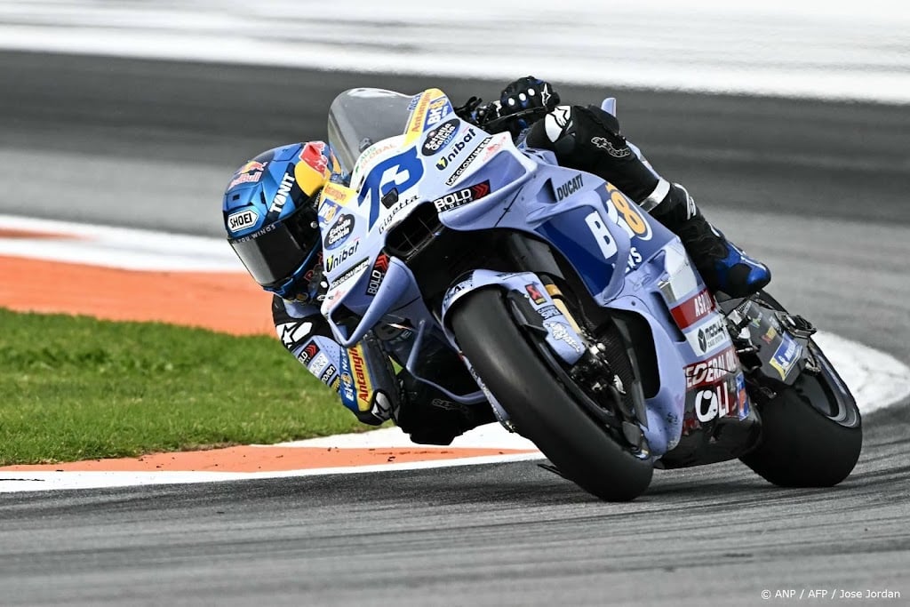 Motorcoureur Álex Márquez wint sprintrace in GP Valencia