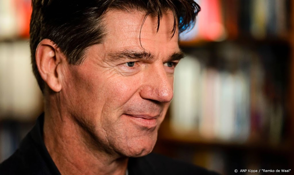 Twan Huys weer presentator bij publieke omroep