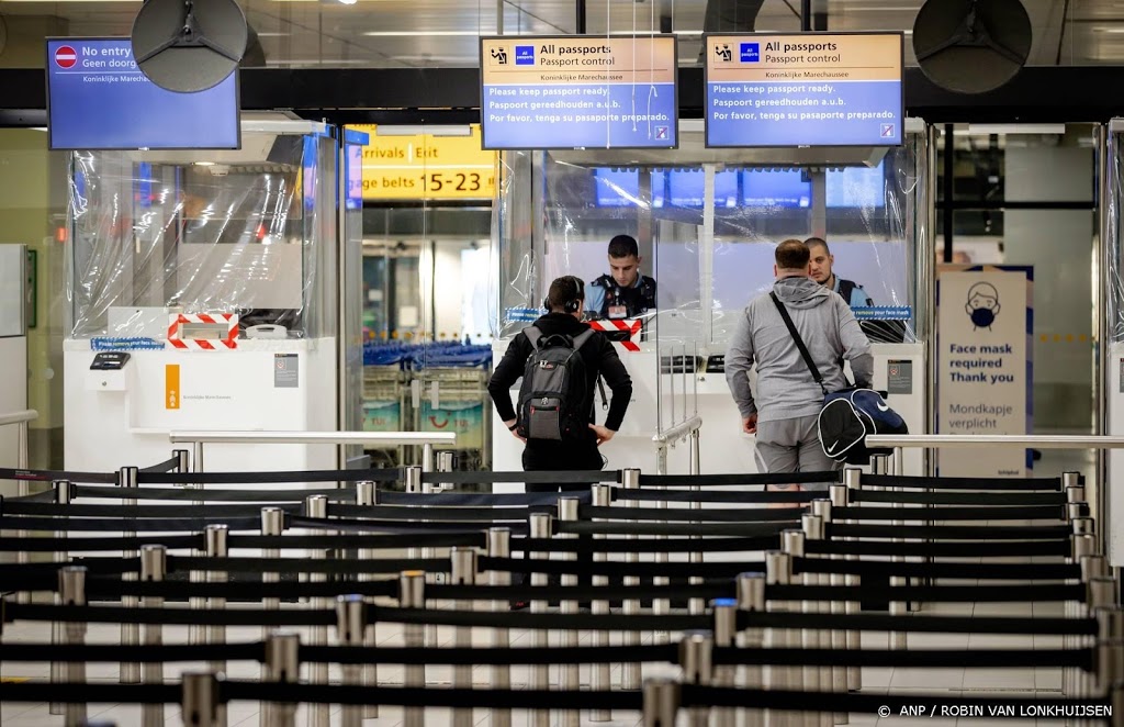 Vanaf woensdag alleen noodzakelijke reizen naar het buitenland