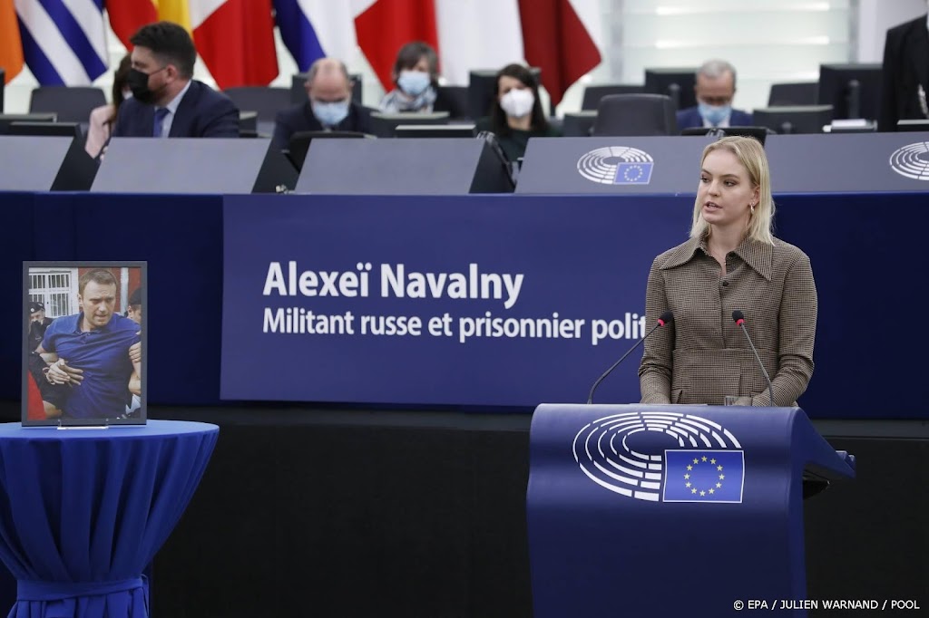 Dochter Navalni neemt EU-prijs voor haar vader in ontvangst 