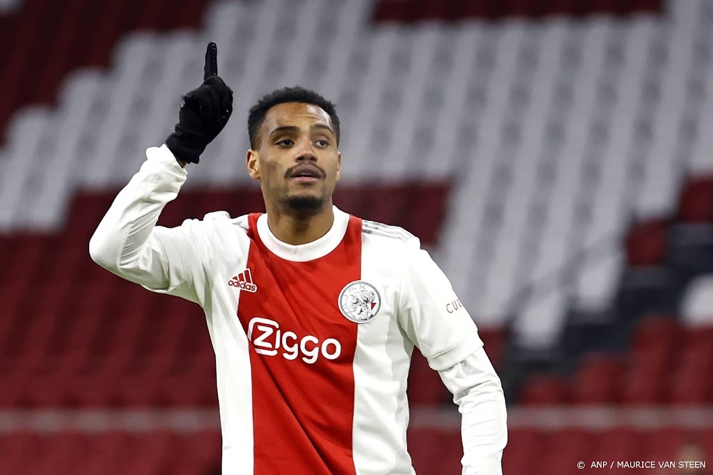 B-elftal Ajax doet het rustig aan tegen amateurs Barendrecht