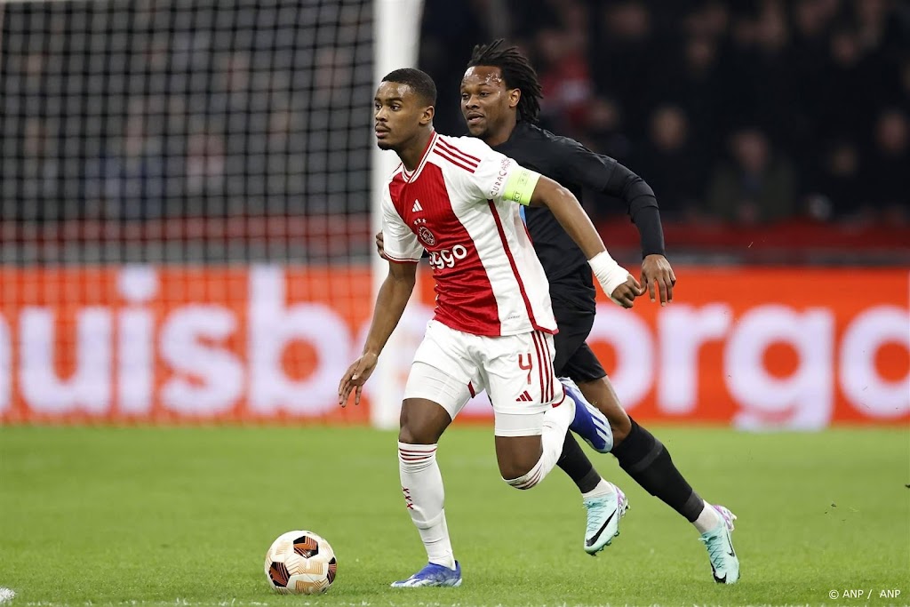 Trotse Hato is jongste aanvoerder ooit bij Ajax 