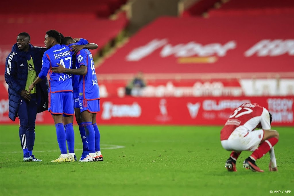 AS Monaco in eigen stadion onderuit tegen hekkensluiter Lyon