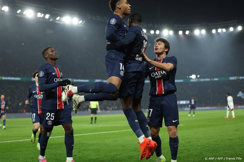 Paris Saint-Germain klopt Lyon en neemt afstand van concurrentie