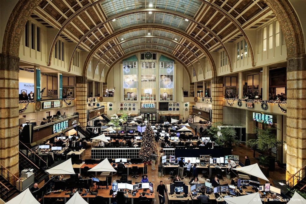 AEX-index begint hoger aan week vol rentebesluiten