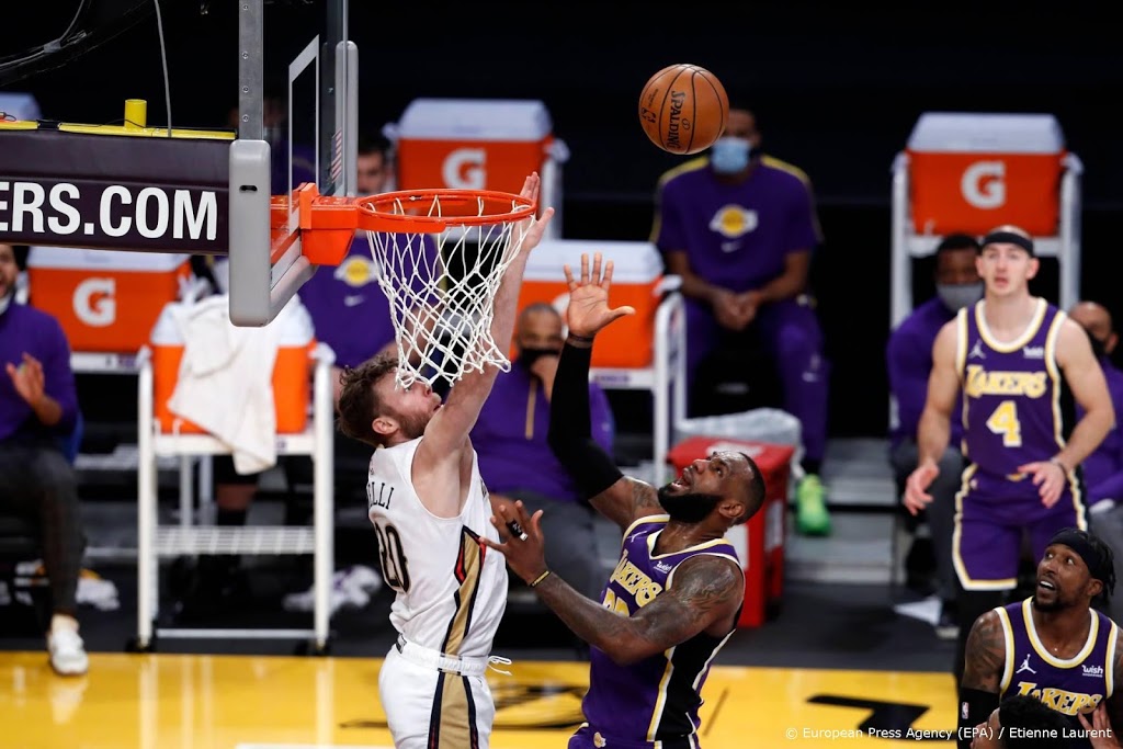 Basketballers Lakers boeken vijfde zege op rij in NBA