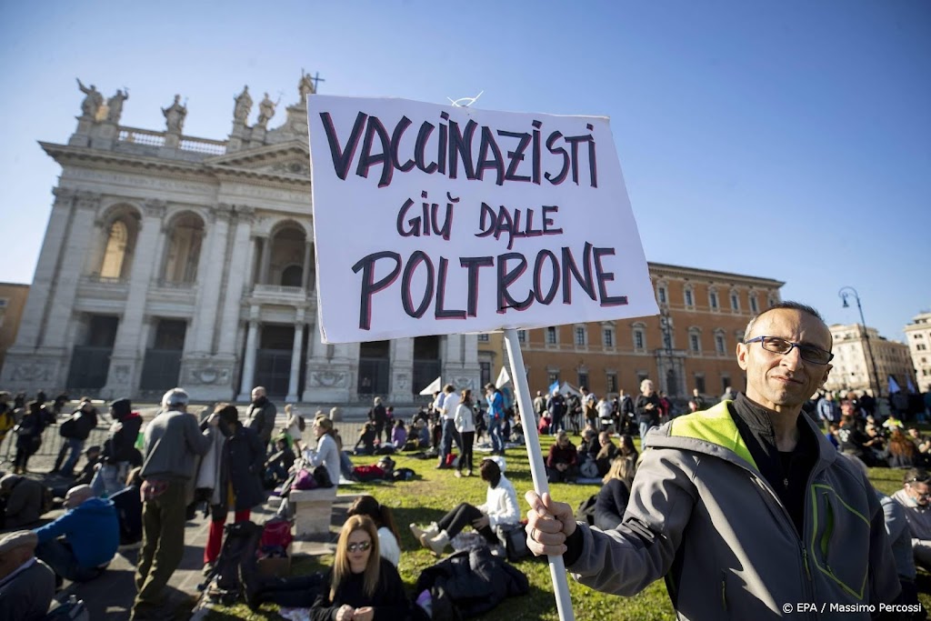 Amnesty roept Italië op ongevaccineerden niet te discrimineren
