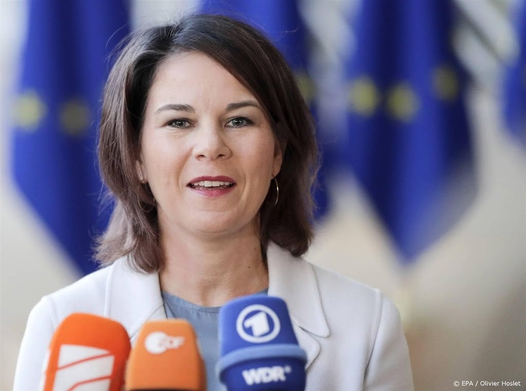 Baerbock roept op tot speciaal tribunaal voor Rusland in Oekraïne