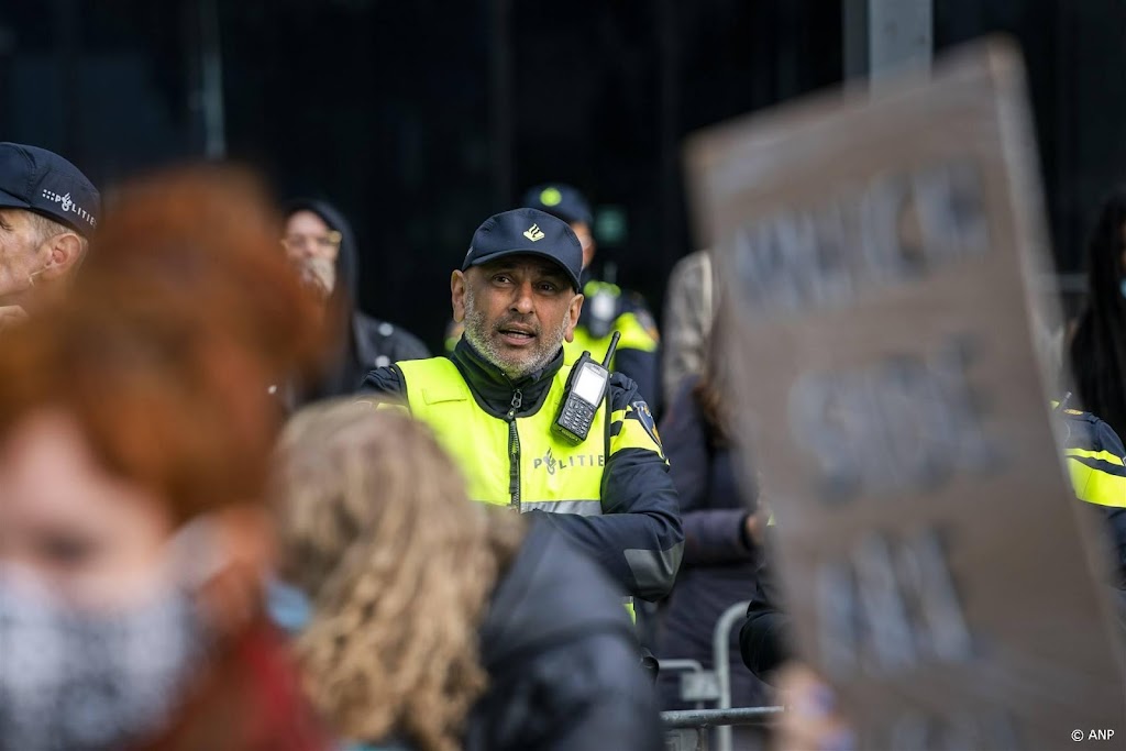 Politiechef Sitalsing wil ggz-medewerker in de meldkamer