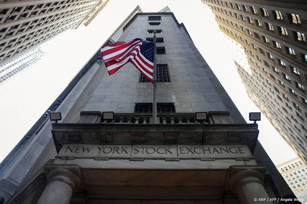 Wall Street licht omhoog voorafgaand aan lang weekend in VS