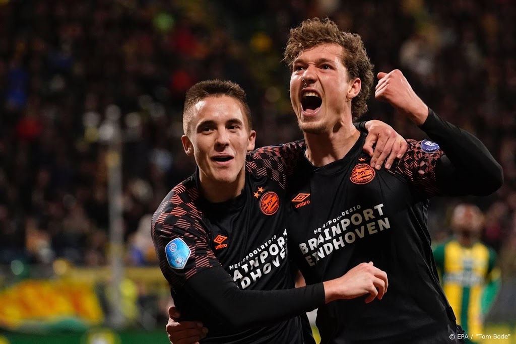 Thomas en Lammers helpen PSV weer de juiste richting op