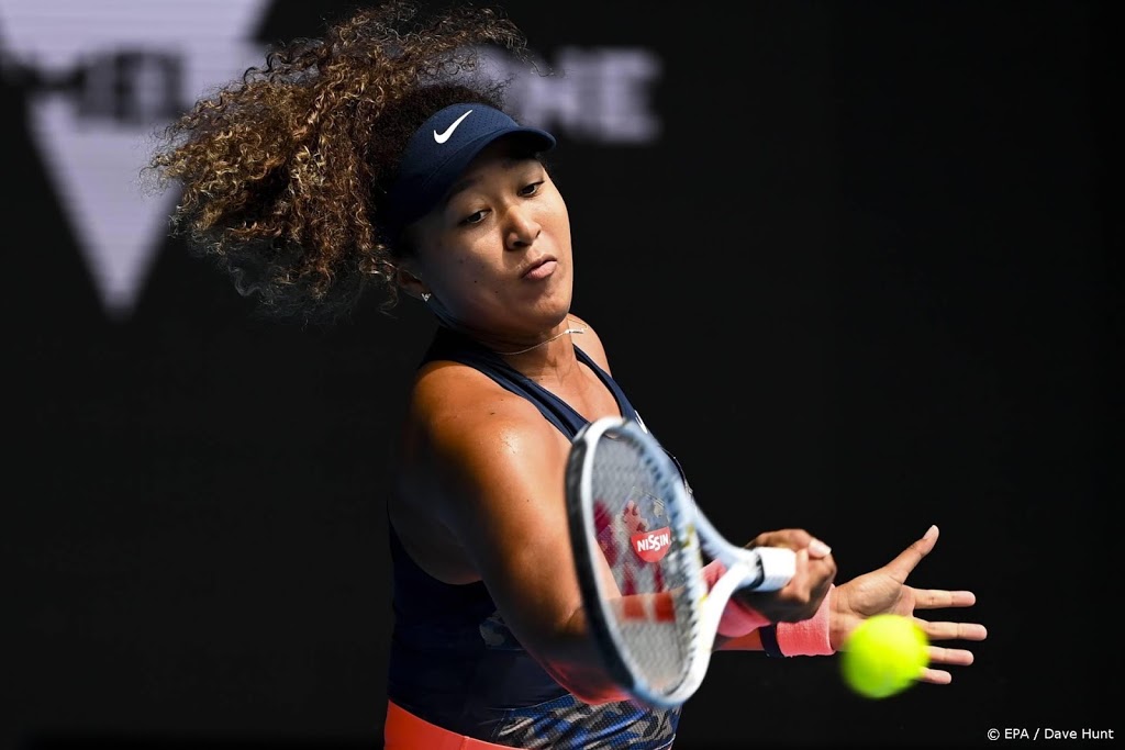 Osaka plaatst zich makkelijk voor halve finale Australian Open