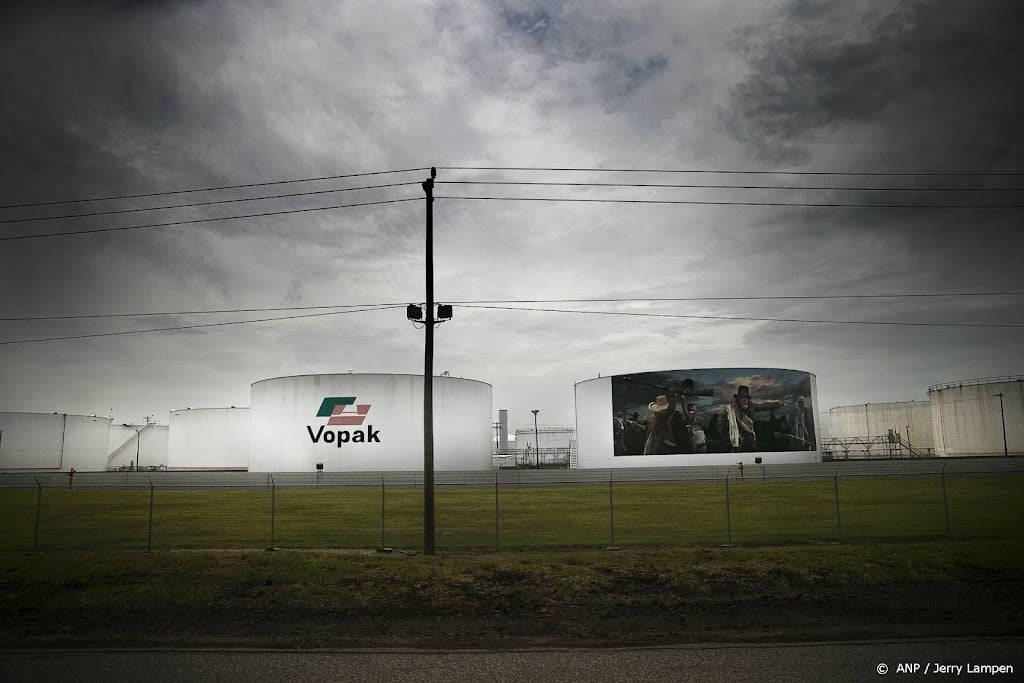 Opslagtanks Vopak minder goed gevuld door hoge olieprijs