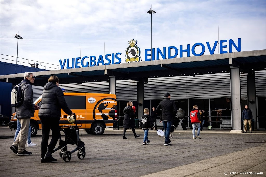 Vliegtuig met USAR-reddingsteam geland in Eindhoven