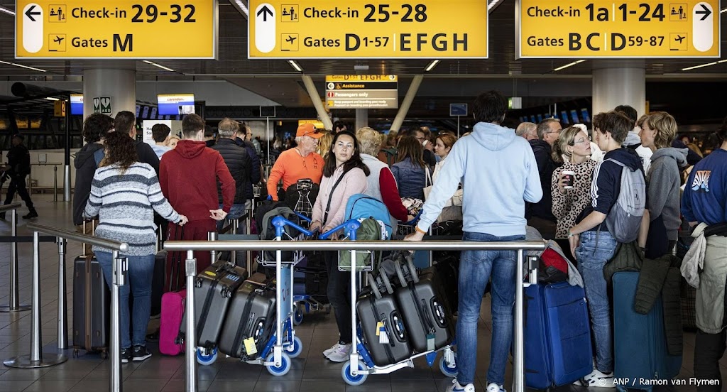 Schiphols definitieve plan voor meivakantie laat op zich wachten