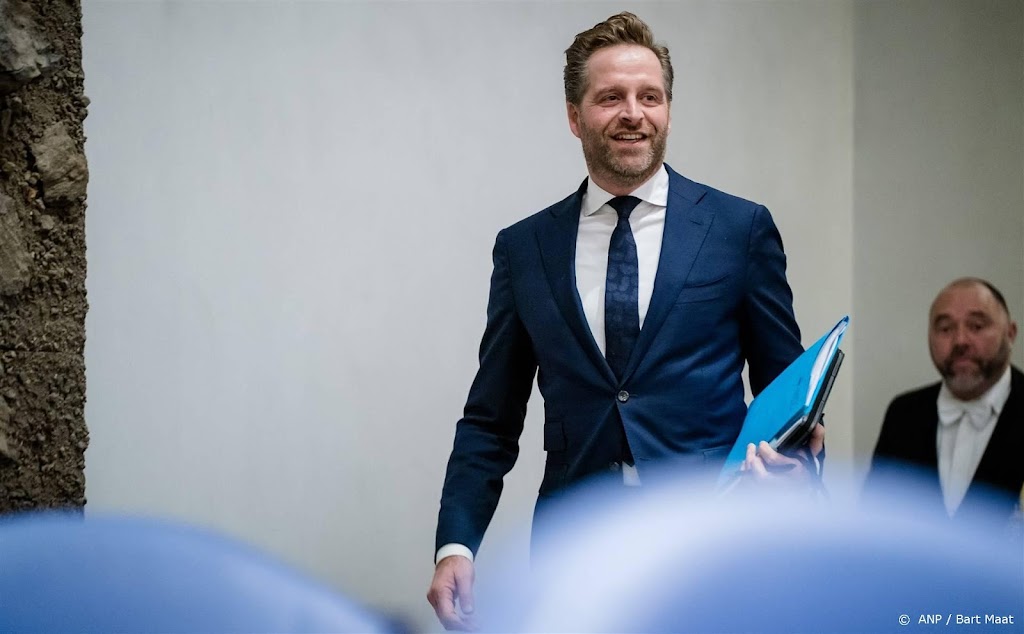 De Jonge wil bij wet gemeenten kunnen terugfluiten op woningbouw
