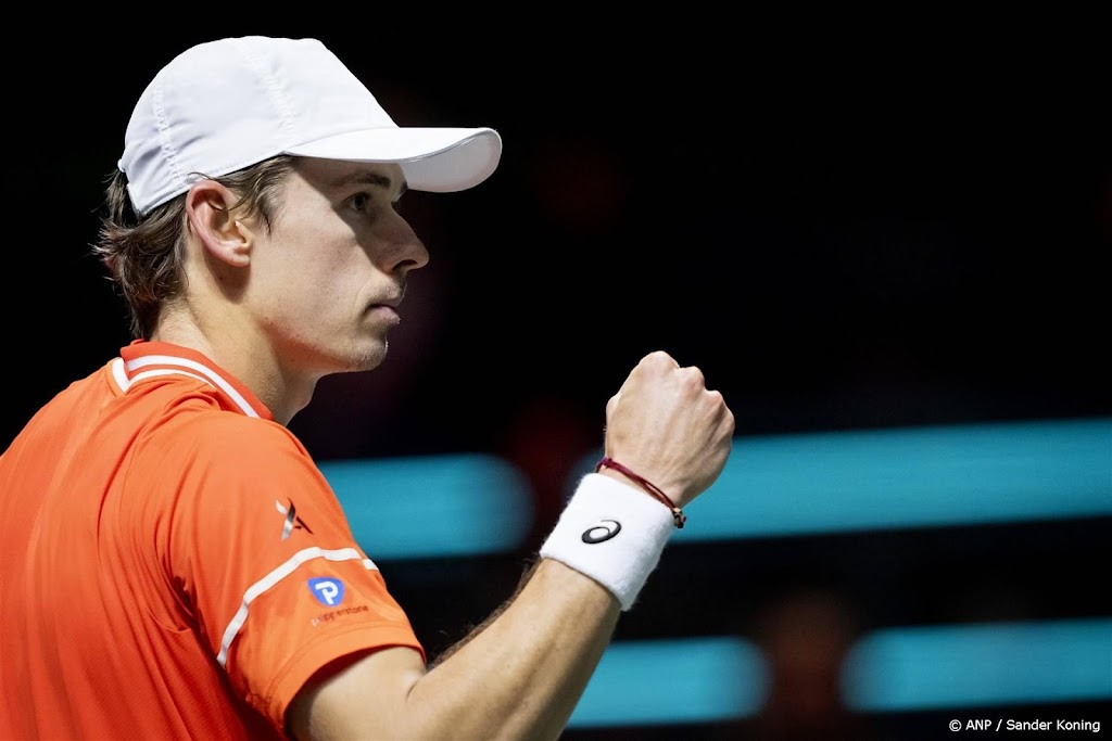 De Minaur ten koste van klagende Roeblev naar halve finale in Ahoy