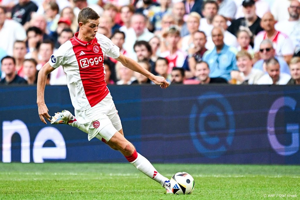 Ajax begint met verdediger Janse aan thuisduel met Heracles
