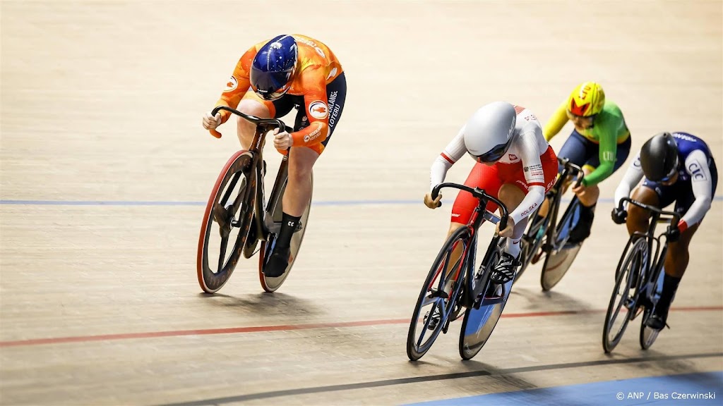 Europese titel baanrenster Van der Peet op EK