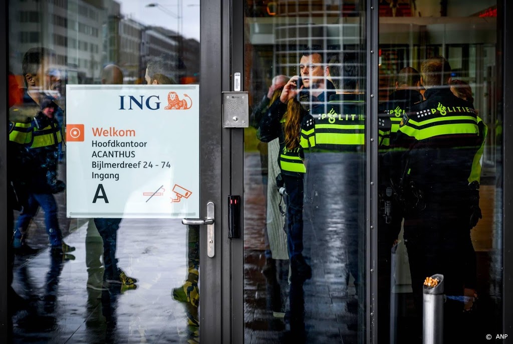 Verdacht pakket bij ING in Amsterdam-Zuidoost blijkt loos alarm