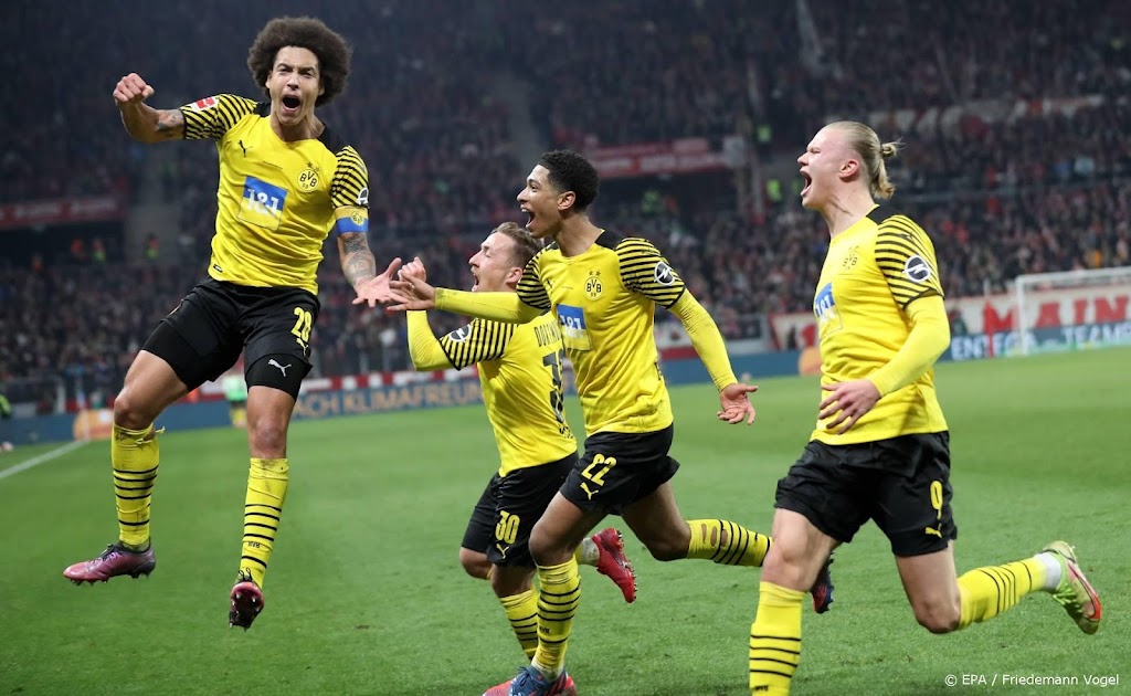 Dortmund dankzij laat doelpunt Witsel op 4 punten van Bayern