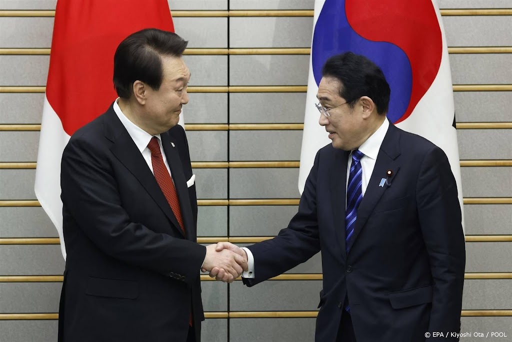 Japan en Zuid-Korea halen banden aan tijdens zeldzaam bezoek