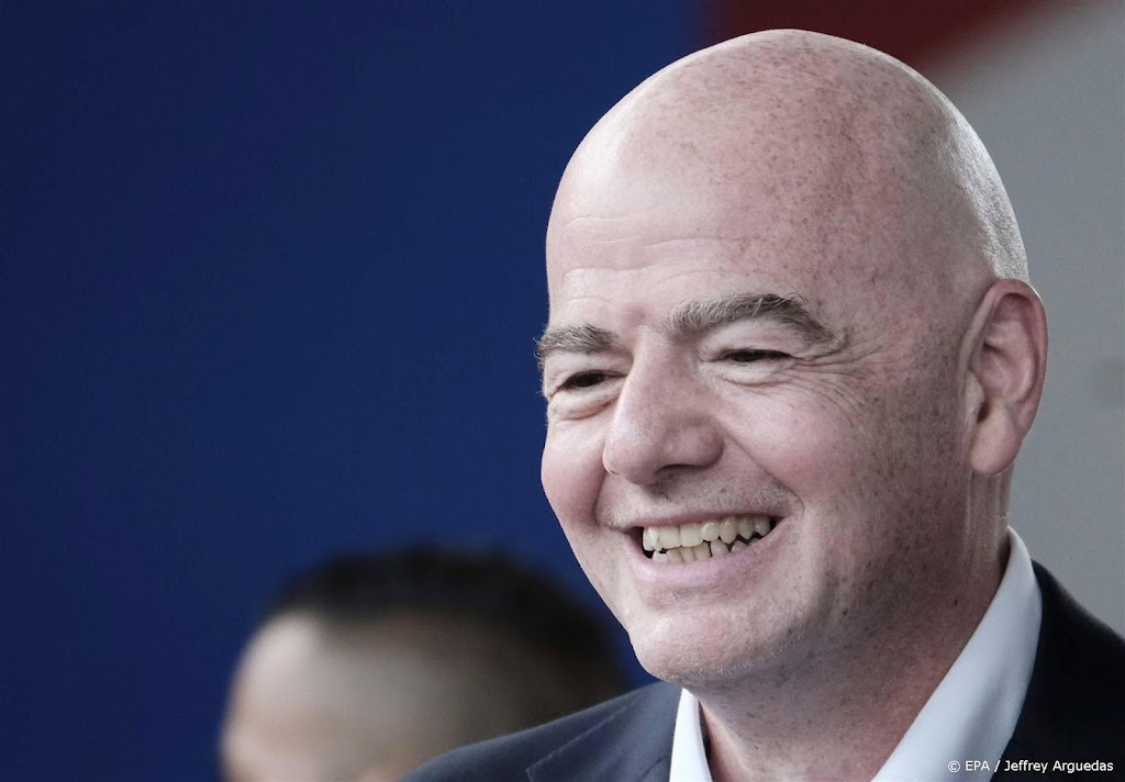 Infantino grijpt persconferentie weer aan voor monoloog