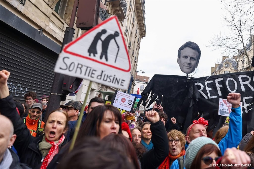 Franse regering drukt pensioenhervorming zonder stemming door