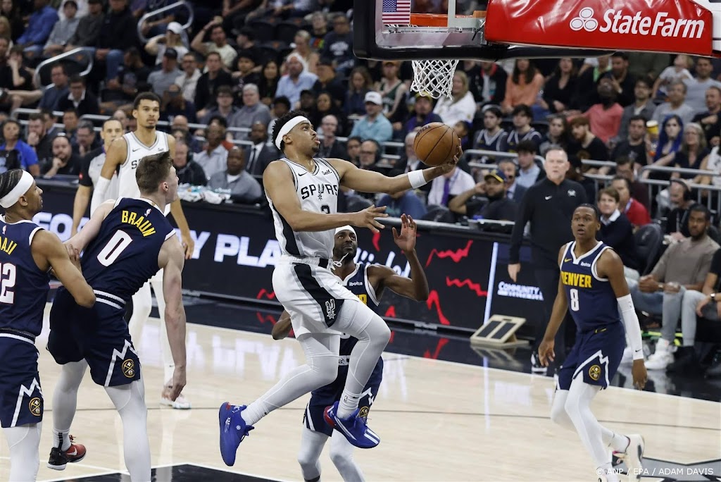 Denver Nuggets na zege op Spurs weer koploper in NBA-divisie