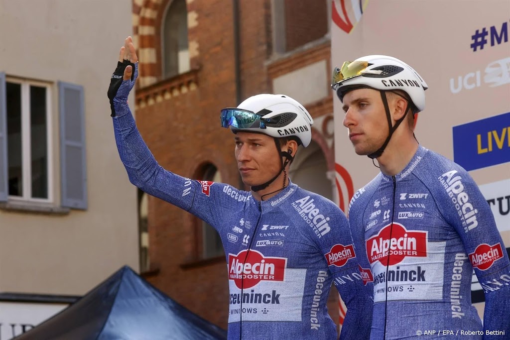 Philipsen wint met hulp van Van der Poel Milaan-Sanremo