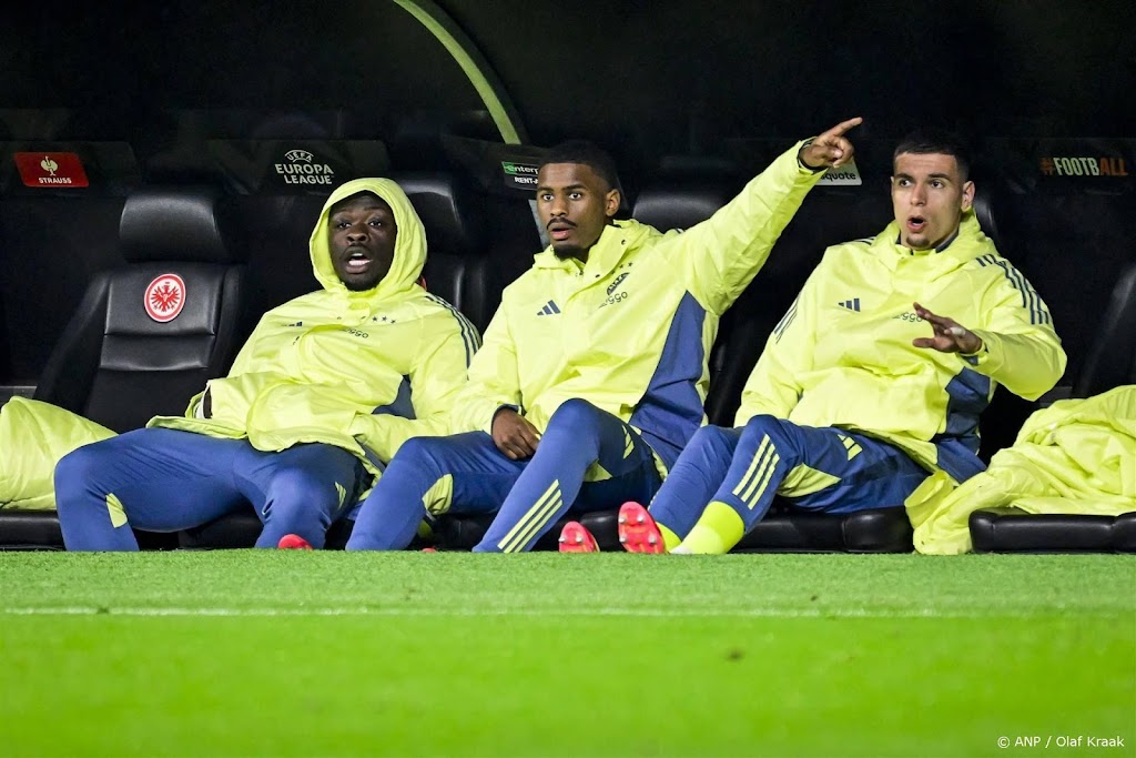 Ajax begint met Brobbey en tien andere basisspelers tegen AZ