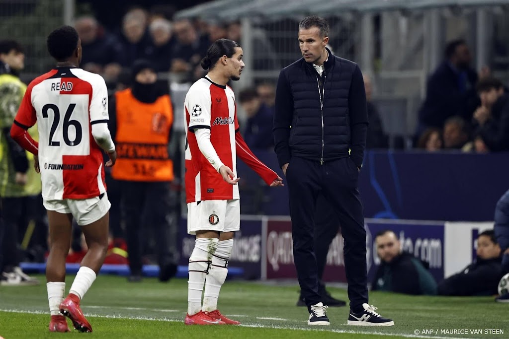 Van Persie boekt bij FC Twente eerste zege als trainer Feyenoord
