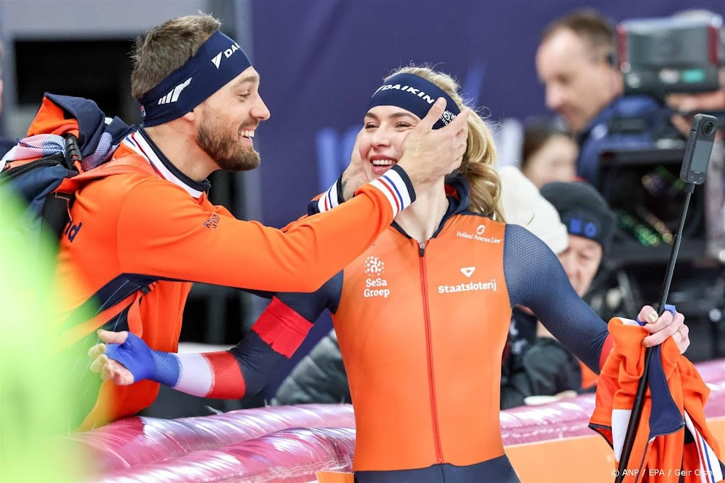Nederlandse schaatsploeg wint acht keer goud bij WK in Hamar