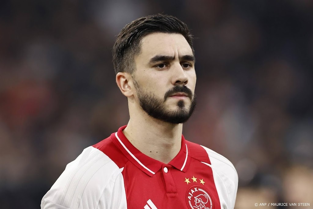 Sutalo had fans van Ajax een mooier jubileumfeest gegund 