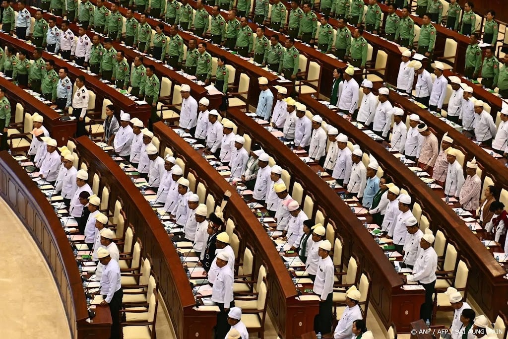 Parlement Myanmar jaren na staatsgreep weer bijeen