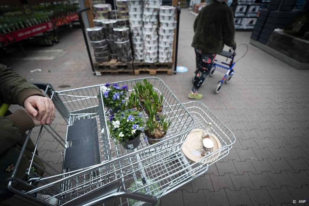 Tuincentra en bouwmarkten druk met paasweekend