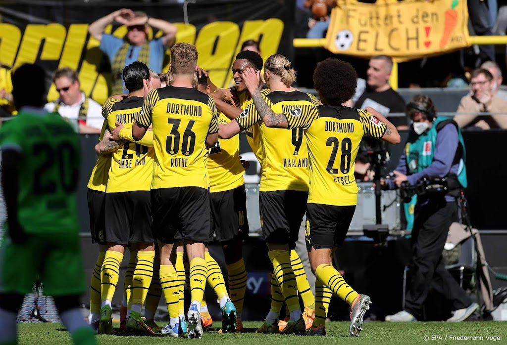 Borussia Dortmund haalt uit tegen VfL Wolfsburg