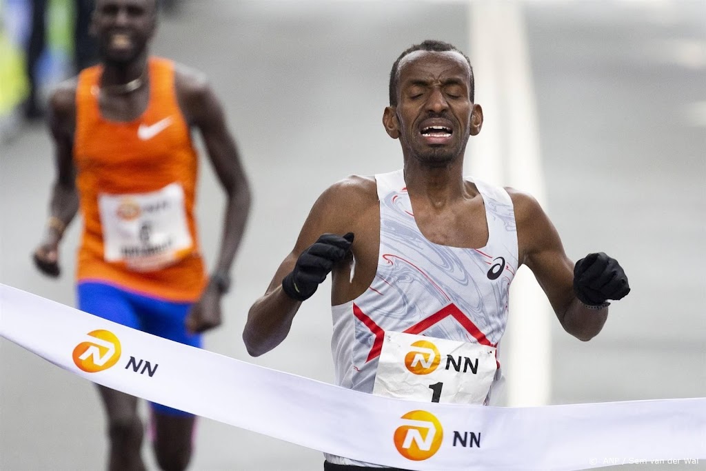 Winnaar Abdi moppert over het weer en trage 'hazen' 