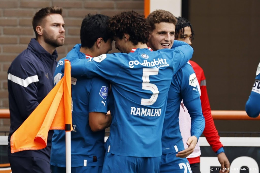 PSV voorkomt puntenverlies in laatste test voor duel met Ajax