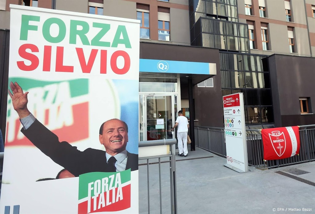 Media: Italiaanse oud-premier Berlusconi van intensive care af