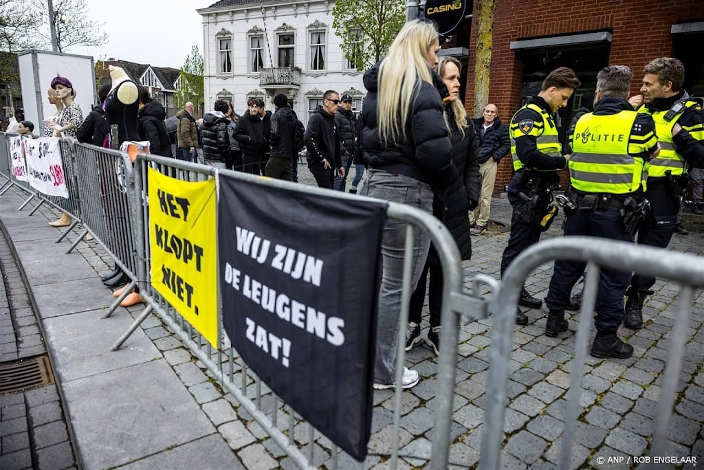 Veel politie bij informatiebijeenkomst over azc in Uden