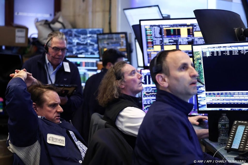 Wall Street licht omhoog na nieuwe recordstanden
