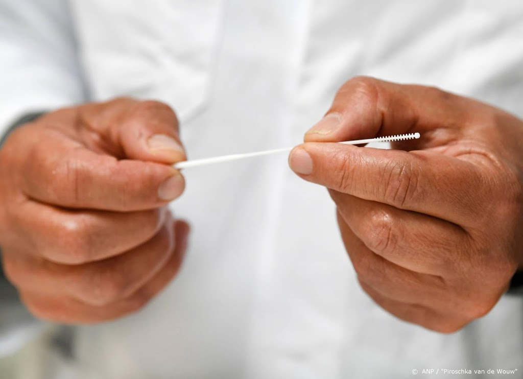 'Snelheid van coronatest cruciaal voor contactonderzoek of app'
