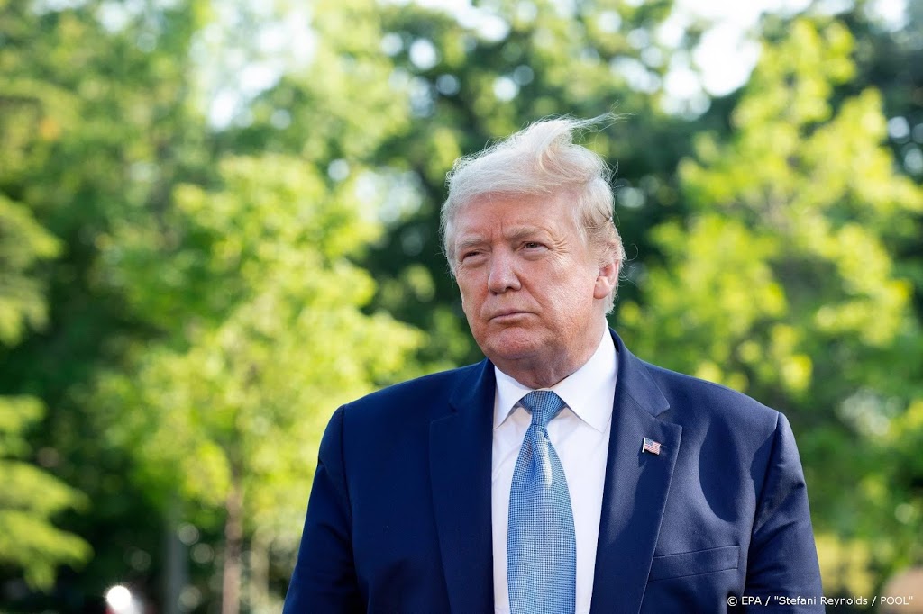 Trump hint op actie tegen socialemediareuzen en Google